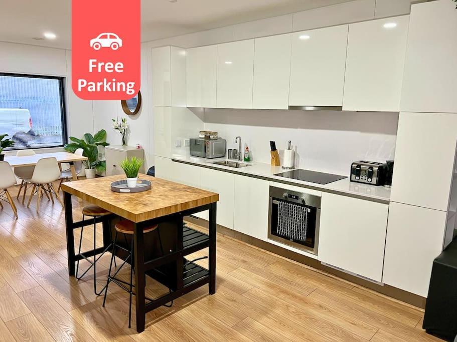 Large Townhouse 5 Beds With Two Parking Spaces - Manchester City Centre Luaran gambar