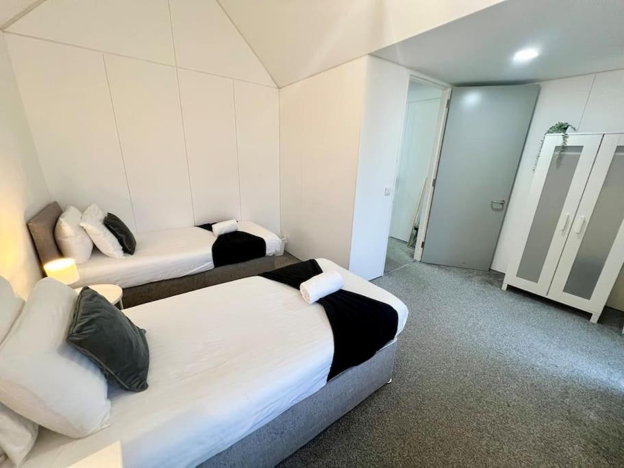 Large Townhouse 5 Beds With Two Parking Spaces - Manchester City Centre Luaran gambar
