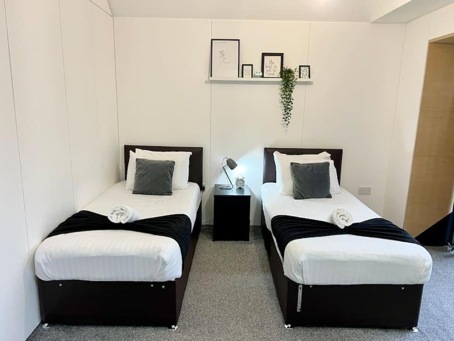 Large Townhouse 5 Beds With Two Parking Spaces - Manchester City Centre Luaran gambar