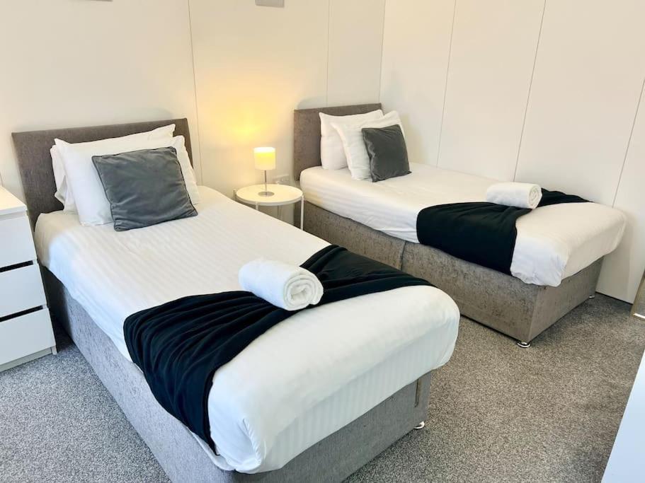 Large Townhouse 5 Beds With Two Parking Spaces - Manchester City Centre Luaran gambar