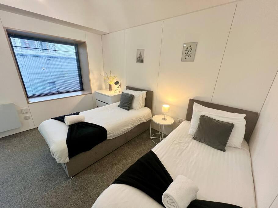 Large Townhouse 5 Beds With Two Parking Spaces - Manchester City Centre Luaran gambar