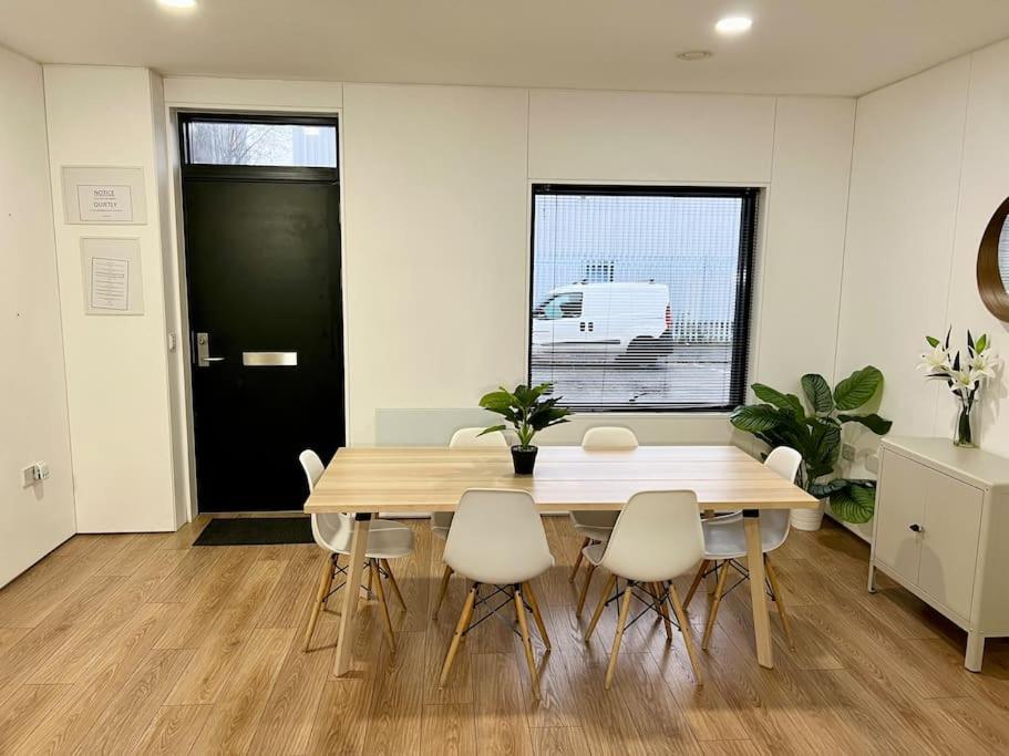 Large Townhouse 5 Beds With Two Parking Spaces - Manchester City Centre Luaran gambar