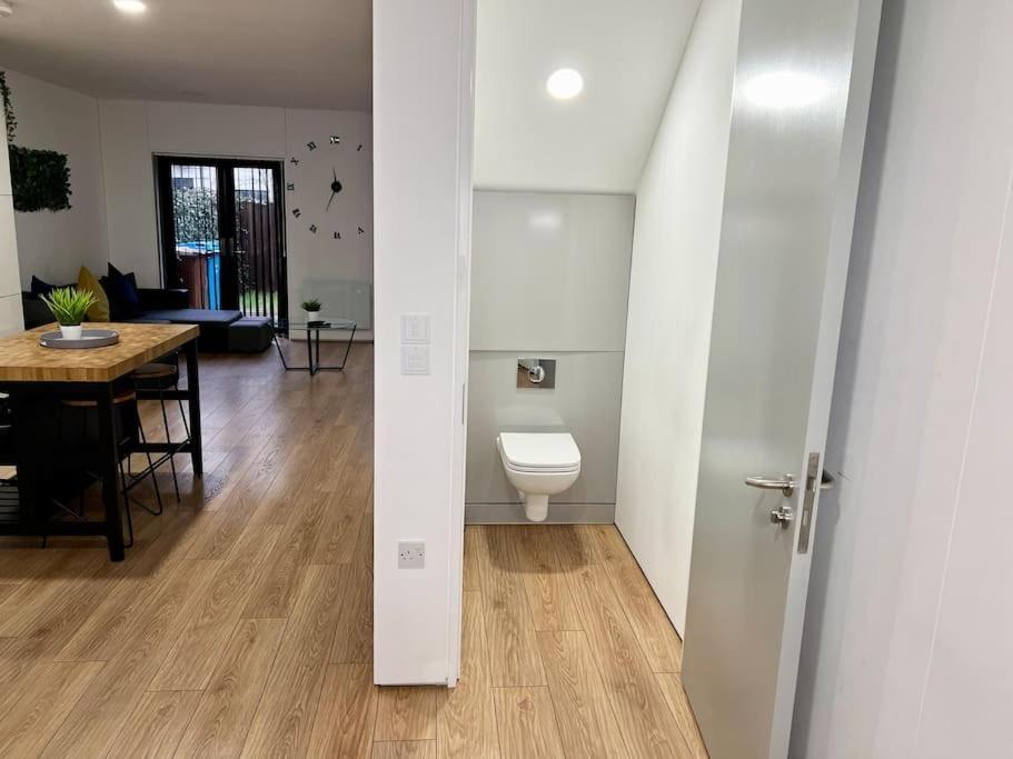 Large Townhouse 5 Beds With Two Parking Spaces - Manchester City Centre Luaran gambar