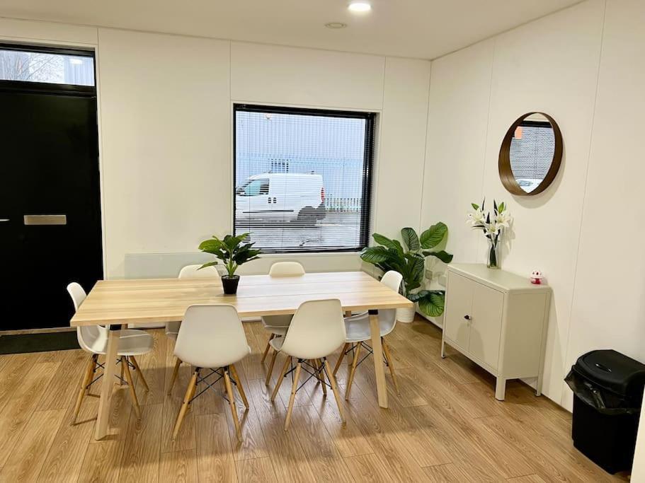 Large Townhouse 5 Beds With Two Parking Spaces - Manchester City Centre Luaran gambar