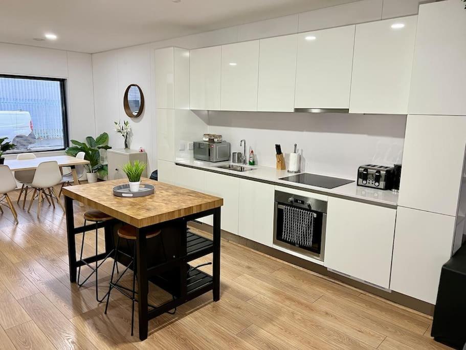 Large Townhouse 5 Beds With Two Parking Spaces - Manchester City Centre Luaran gambar
