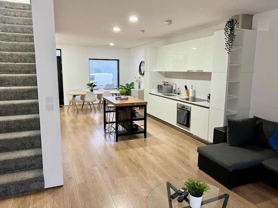 Large Townhouse 5 Beds With Two Parking Spaces - Manchester City Centre Luaran gambar