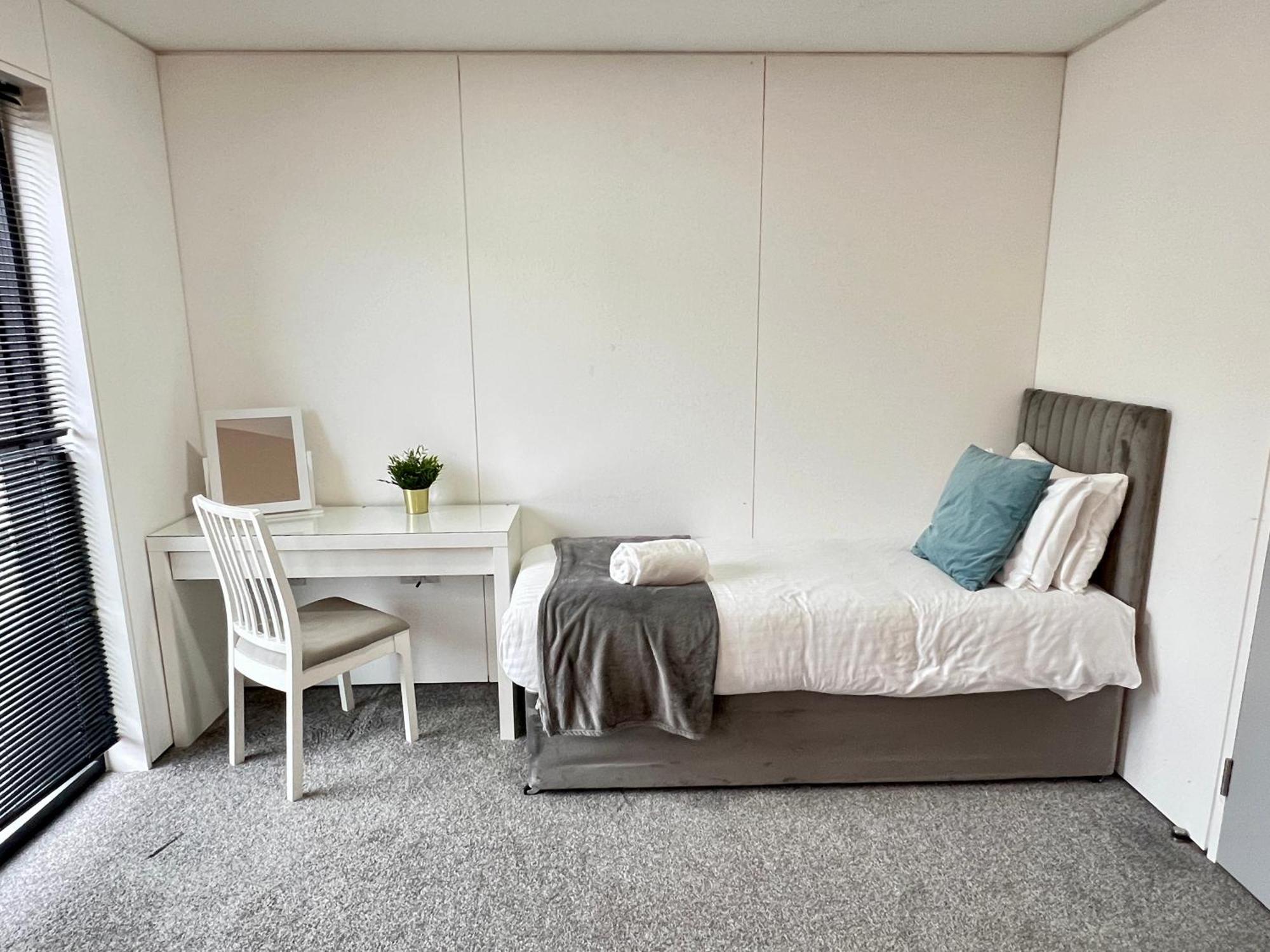 Large Townhouse 5 Beds With Two Parking Spaces - Manchester City Centre Luaran gambar